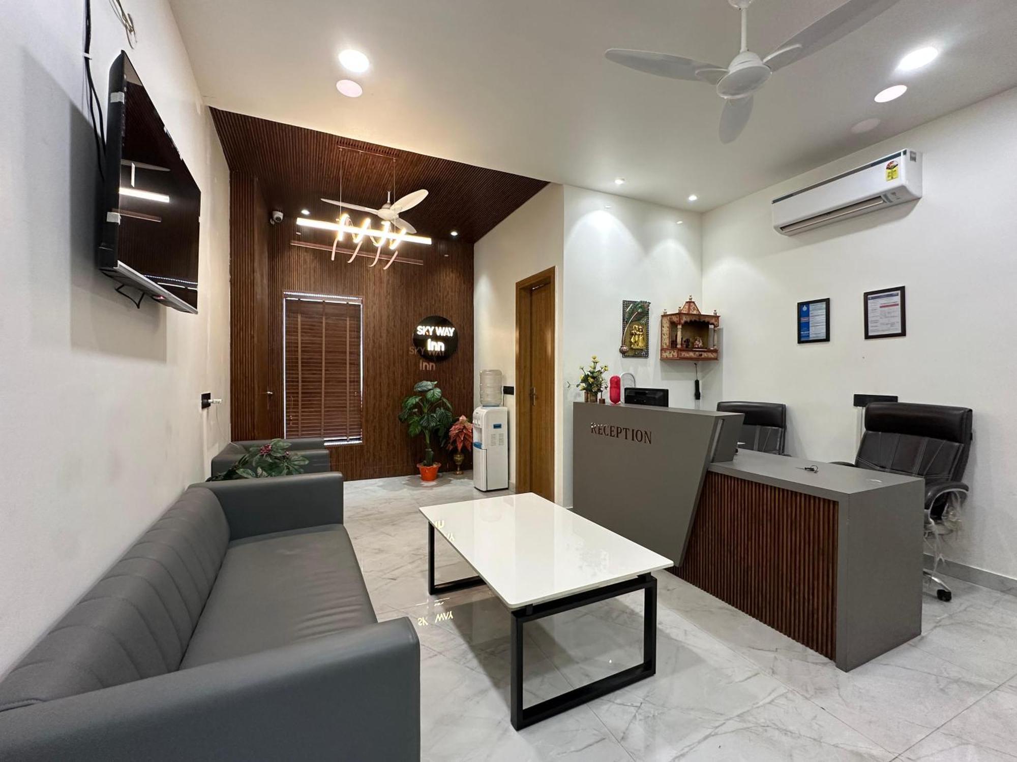 Hotel Sky Way Inn Hisar Exterior photo